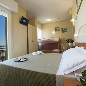 *** Hotel Crosal Italia